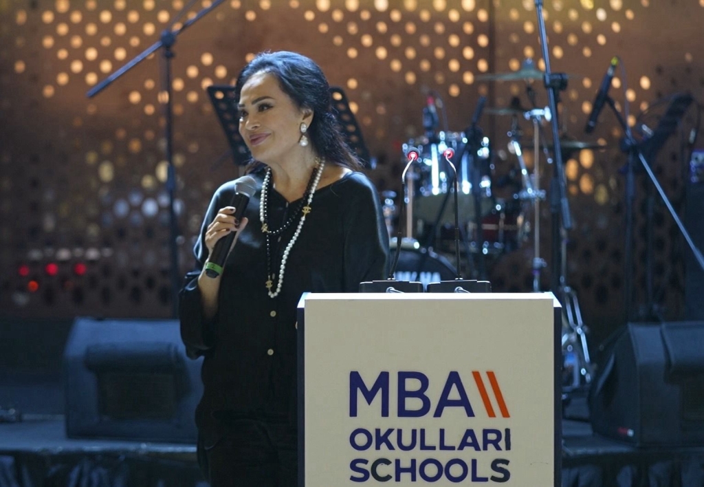 Ediz Hun ve Türkan Şoray MBA Okulları Öğretmenler Günü Kutlamalarına Katıldı!