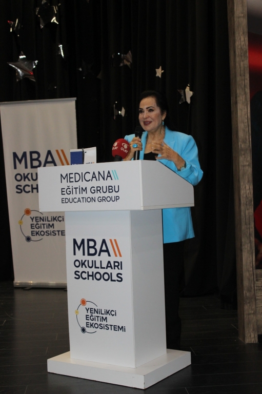 Türkan Şoray Anneler Günü Söyleşisinde MBA Okulları Öğrencileriyle Buluştu